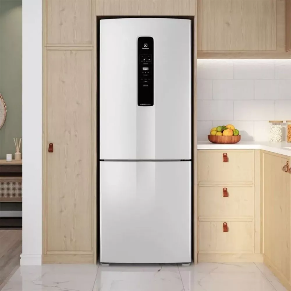 Image 7 of 8 of Geladeira Electrolux Frost Free 490L Inverter Efficient Com AutoSense Inverse